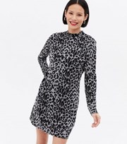 New Look Light Grey Jacquard Leopard Print High Neck Tunic Dress